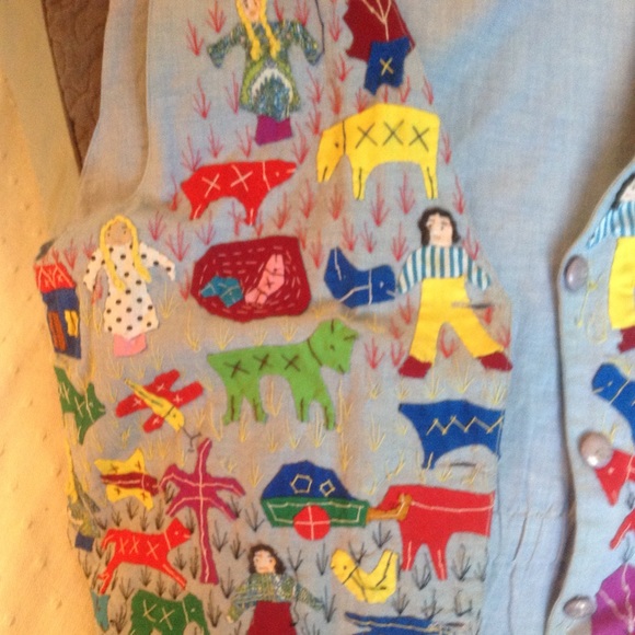 Hand Embroidered Womens Vest. Passports of Pier One Imports. One size. - Picture 2 of 6